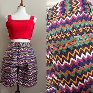 90’s Zigzag Print Denim Shorts
